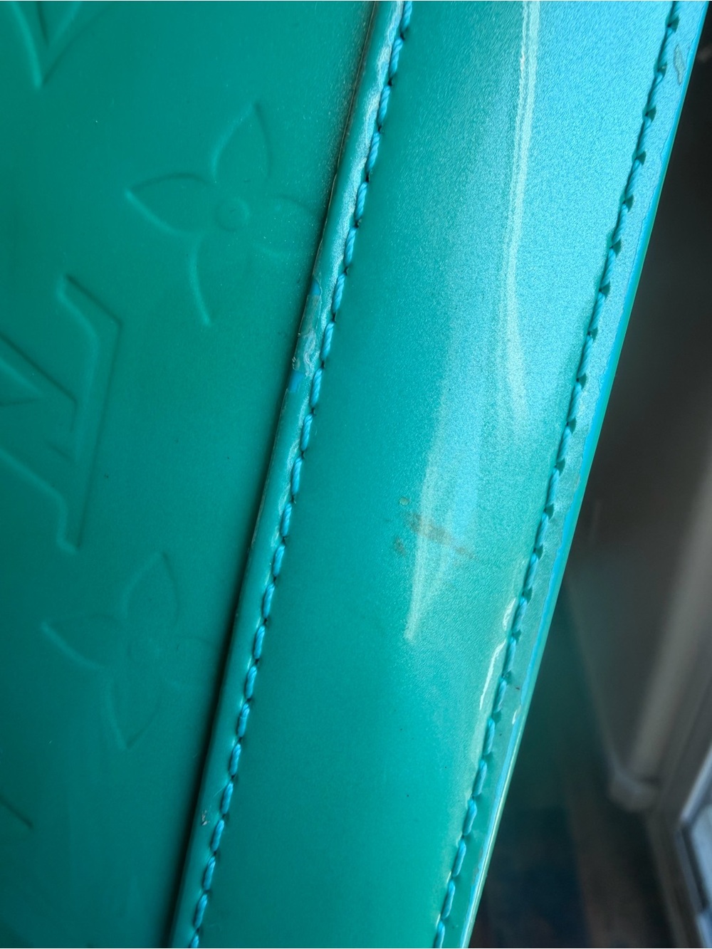 Louis Vuitton Vernis Alma BB Crossbody Bag in Blue Lagoon - Picture 5 of 16